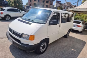 VOLKSWAGEN CARAVELLE-9 POSTI 2001
