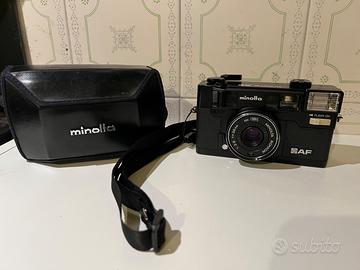 Macchinetta fotografica Minolta HI-MATIC 35mm