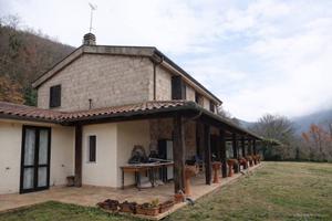 Villa di 280 m² con più di 5 locali a Labro