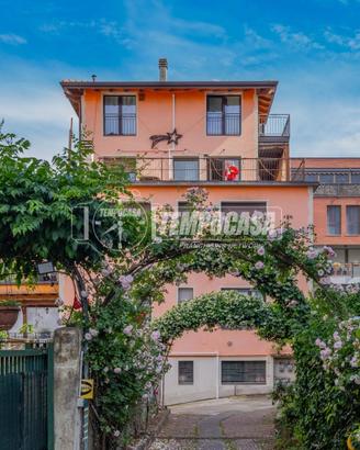 4 LOCALI CON TERRAZZO
