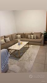 salotto marocchino stile moderno con tavolo