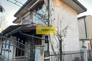 VILLETTA CON TERRENO Rif.2104