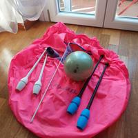 Attrezzi ginnastica ritmica (clavette, nastro, ..)