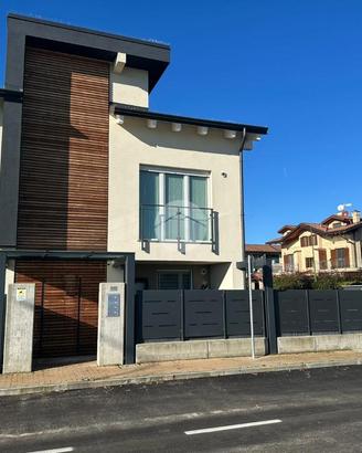 2 LOCALI A RIVALTA DI TORINO