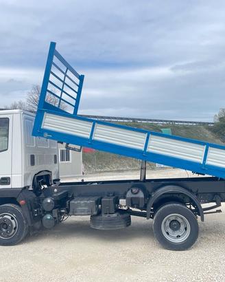 AUTOCARRO IVECO 75 E 18