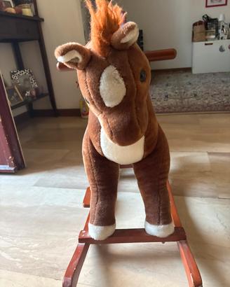 Cavallo a dondolo