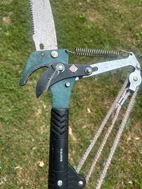 Asta per potature con tagliarami.