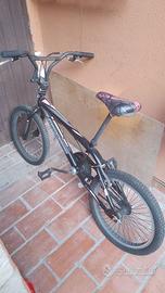 Bicicletta BMX freestyle