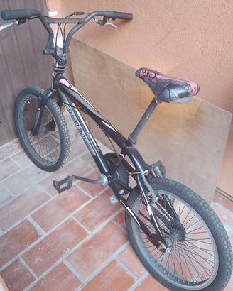 Bicicletta BMX freestyle