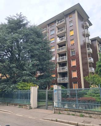Luminoso 3 locali ultimo piano