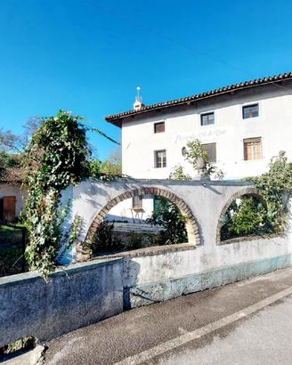ACCOGLIENTE IMMOBILE COMPOSTO DA LOCANDA E ABIT...