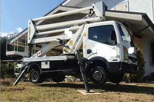 Piattaforma telescopica Nissan cabstar 21 mt