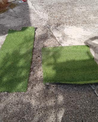 2 spezzoni erba sintetica 