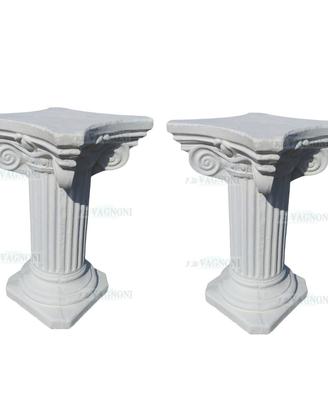 Coppia di colonne capitelli per tavolo