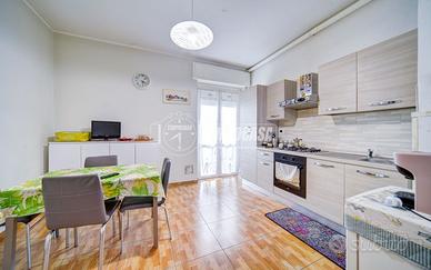 TRE LOCALI RISTRUTTURATO !!