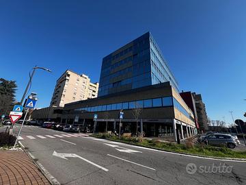 Prestigioso ufficio palazzo di vetro meda