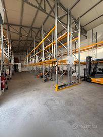 Capannone logistico pronto all'uso attrezzato
