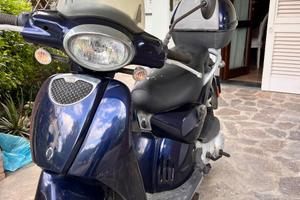 Scooter scarabeo blu notte