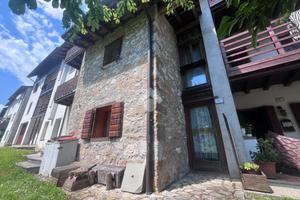 CASA SEMINDIPENDENTE A ANDREIS
