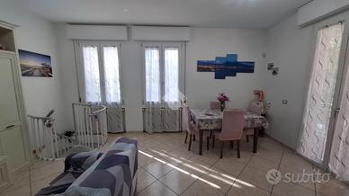 4 LOCALI A REGGIO NELL'EMILIA