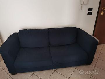 Divano a tre posti
