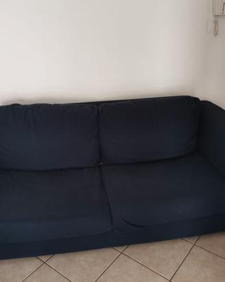 Divano a tre posti