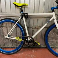 Bici scatto fisso. Taglia 54
