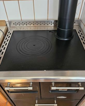 Stufa a legna Cadel con forno e piano cottura