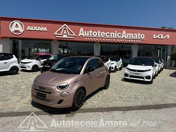 Fiat 500 Berlina Hybrid La Prima