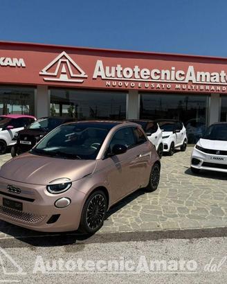 Fiat 500 Berlina Hybrid La Prima