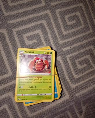 188 carte Pokemon con carte rare