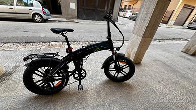 Bici elettrica pari  VR 46 colorazione Yamaha