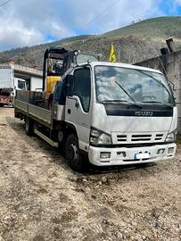 Isuzu carroattrezzi con pianale