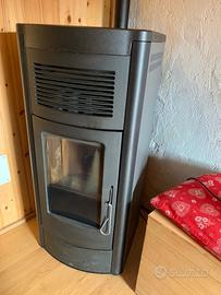 STUFA A PELLET MCZ CONFORT AIR CON TELECOMANDO