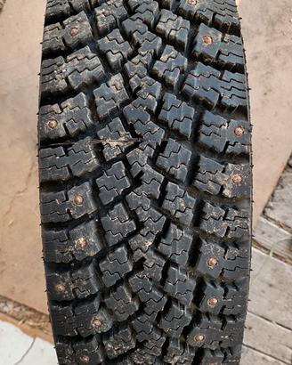 2 pneumatici invernali chiodati