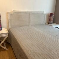 Letto matrimoniale con testiera