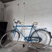 Bici da città antica marca  Bianchi. 