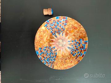 Piatto artigianale d'arredo in vetro dipinto