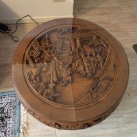 Tavolino rotondo cinese intagliato, vetro sgabelli