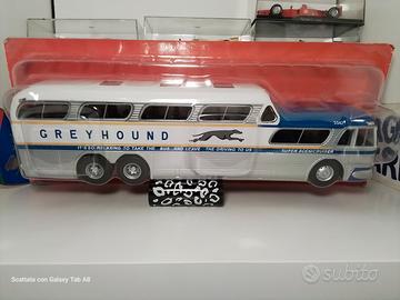 Modellino AUTOBUS GREYHOUND SCENICRUISER