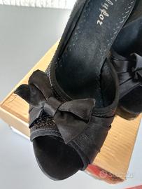 scarpe eleganti tacco e paillettes 