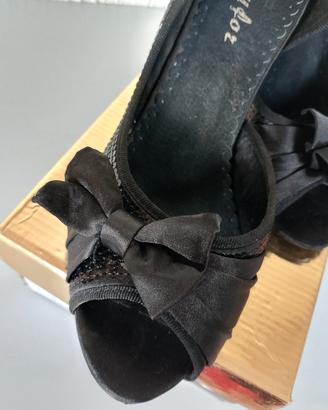 scarpe eleganti tacco e paillettes 