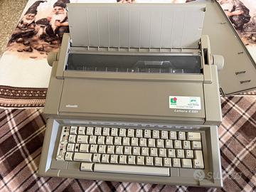Macchina da scrivere Olivetti E501