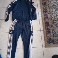 tuta Adidas più due paia di calzettoni 