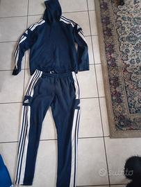 tuta Adidas più due paia di calzettoni 