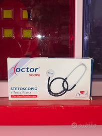 sfigmomanometro e stetoscopio 