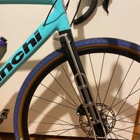 Portapacchi per forcella anteriore