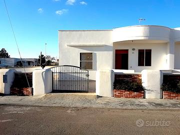 CASA VICINO A GALLIPOLI e A TORRE SAN GIOVANNI