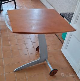 Tavolino da salotto con rotelle