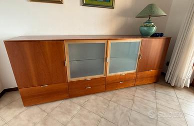Mobile credenza in legno e cristallo